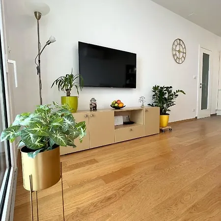 Dream 5 Apartment