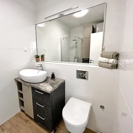 Dream 5 Apartment