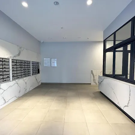 Dream 5 Apartment Split