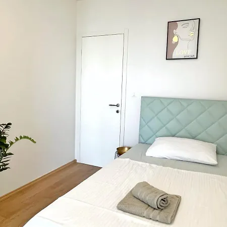 Dream 5 Apartment
